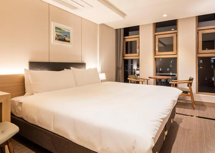 Hotel The First