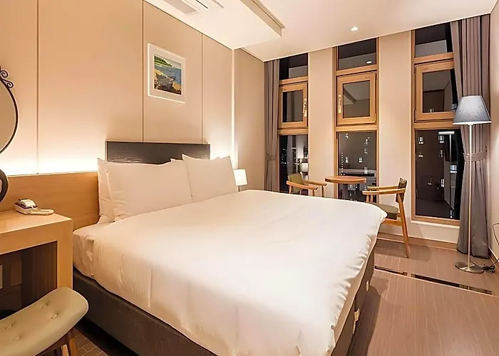 The First 4* Seoul